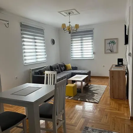Port 2 Apartament *