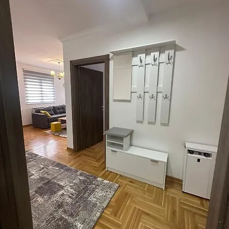 Port 2 Apartament